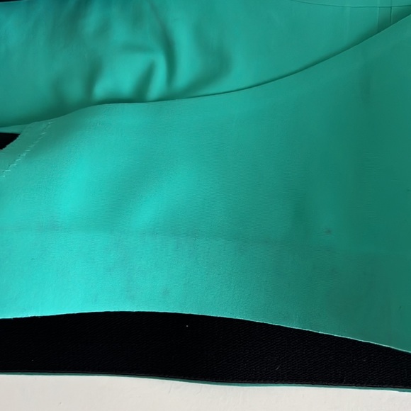 Lululemon High Impact Sports Bra - Picture 8 of 8